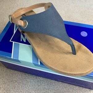 White Mountain Sandals Blue Women Size 8 NWT